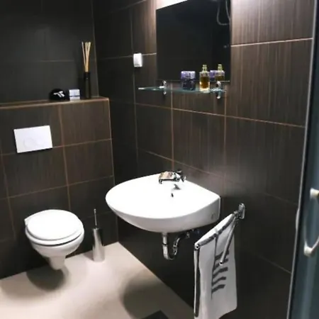Blue Moon Luxe C2-4 Apartment *